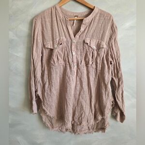Free People Talk To Me Gazy Blouse Raw fringed Hem Dusty Pink Sz M